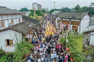 迈阿密国际下午两点乘大巴离开酒店，今日活动取消直接前往机场